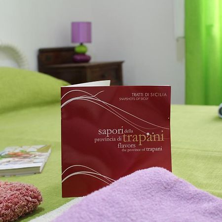 A Due Passi Dal Centro Apartment Trapani Bagian luar foto